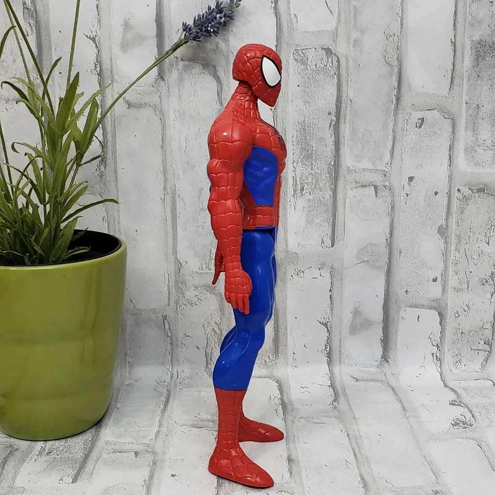 2014 Marvel Hasbro Spiderman Action Figure - Picture 2 of 9